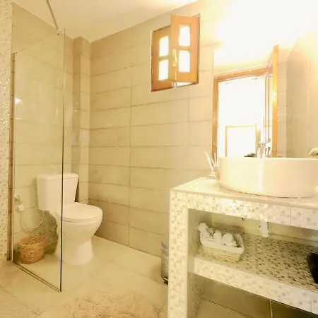 Renas Sweet Near By Dadovillas Villa
