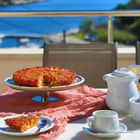 Theophilos Dio Apartment