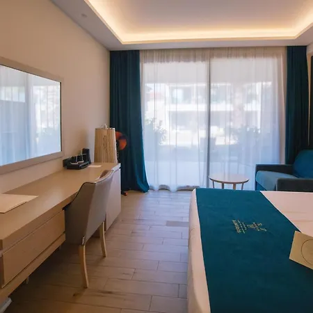 Hotel Almyros 5*