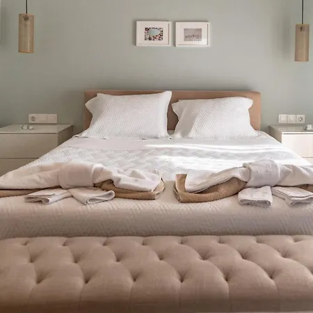 Eleni Luxury *