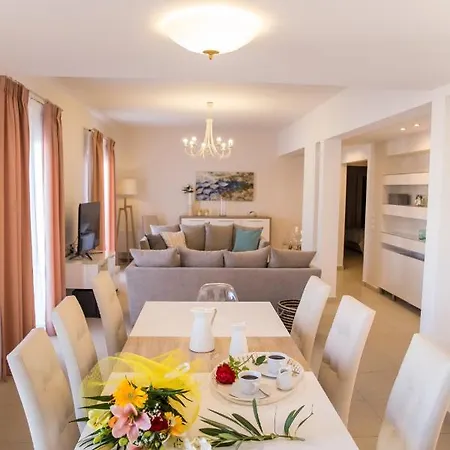 Eleni Luxury Villa Almiros Beach