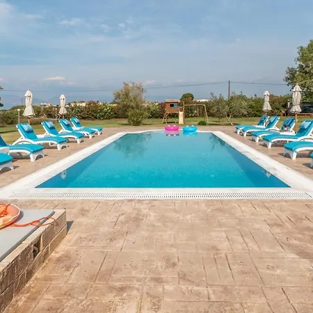 Eleni Luxury Villa Almiros Beach