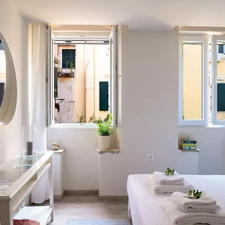 Apartment Newly Renovated 1730's Venetian Loft
