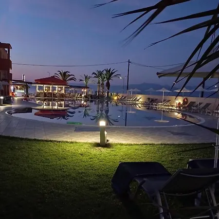 Ninos On The Aparthotel Roda (Corfu)