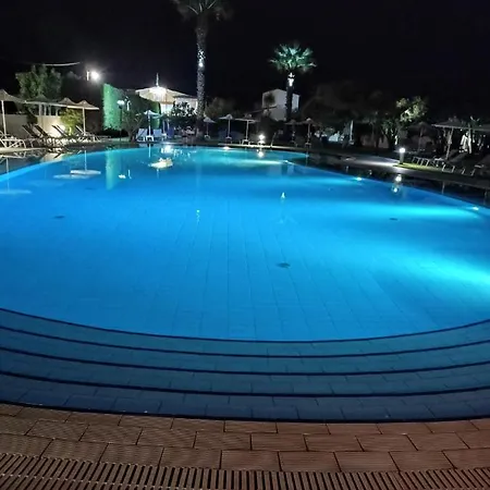 Ninos On The 2* Roda (Corfu)