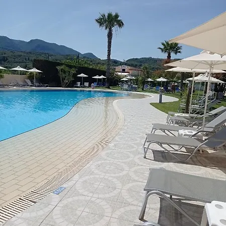 Aparthotel Ninos On The Beach 2*