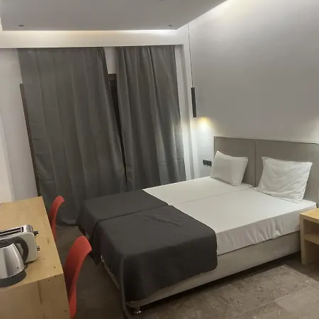 Saint Spiridon Aparthotel 3*