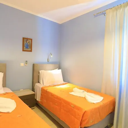 Alexandra Apartment *