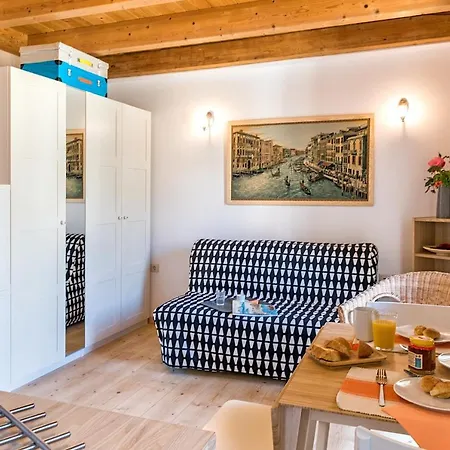Andrien's Velissariou Apartment *