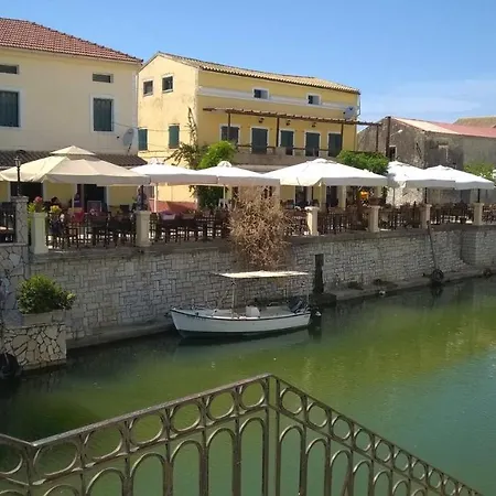 Aristidis Holiday home *