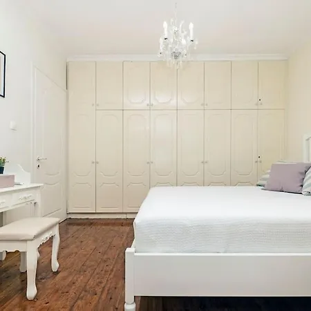 Diana's Centrally Located Apt@ Old Town Of Corfu