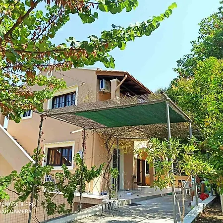 Vakantiehuis Ektora's House Agios Georgios Pagon