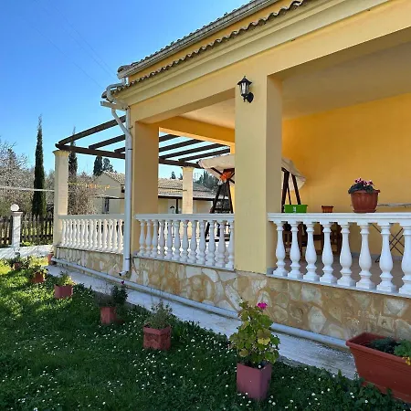 Holiday home Mediterre Garden House Perivolion
