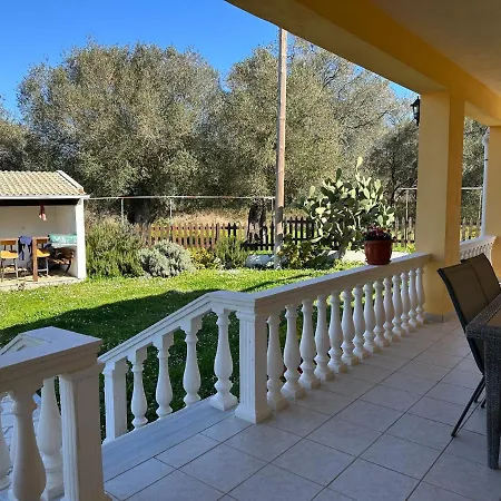 Holiday home Mediterre Garden House Perivolion