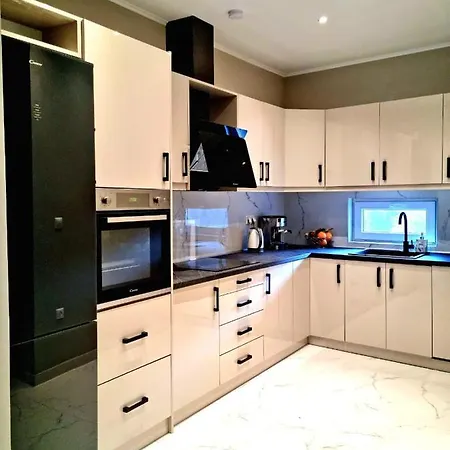 Seascape Elegant Apartment *
