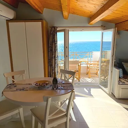 Beachfront Loft - Agios Gordios, Corfu * Agios Gordios (Corfu)