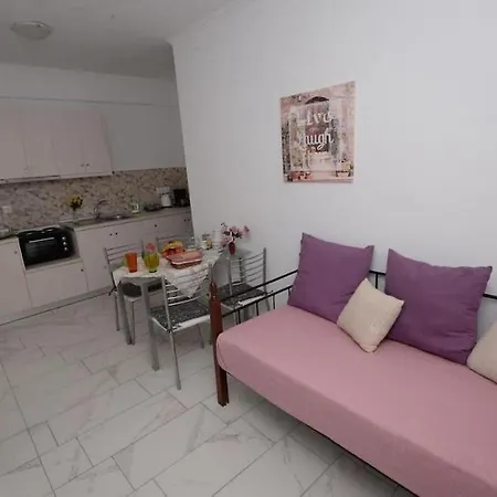 Filoxenia Rose Apartment *