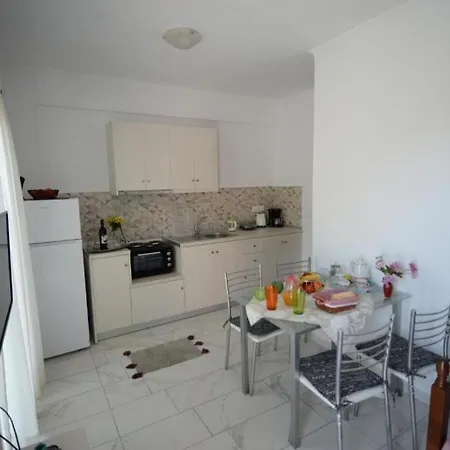 Apartment Filoxenia Rose