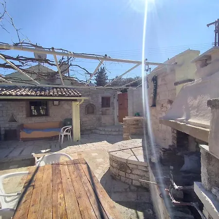 Stonemakers Hide Holiday home