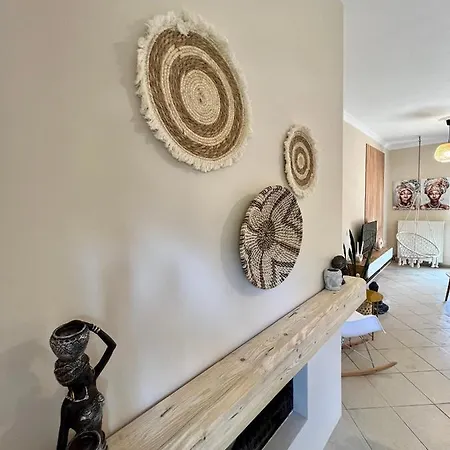 Apartment Karma - Modern