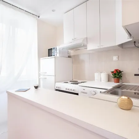 Apartment Elegant Old Town By Nadiona