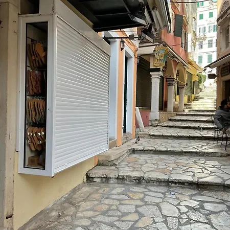 Biscoutsis Old Town Apartment