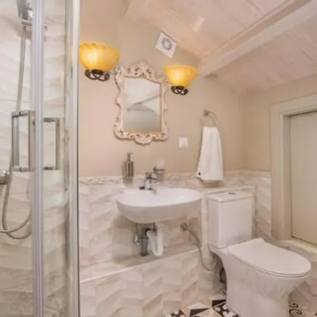 Downtown Oasis Penthouse Apartment