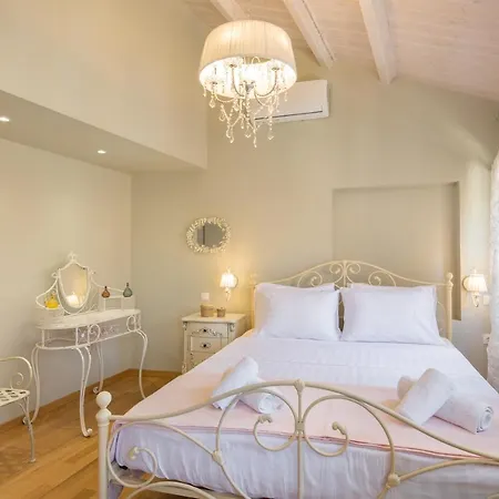 Downtown Oasis Penthouse Apartment Corfu (city)