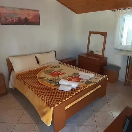 Elena Apartment *