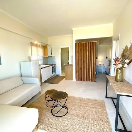 Beachfront 4-bed Luxury - Agios Gordios, Corfu, Greece *