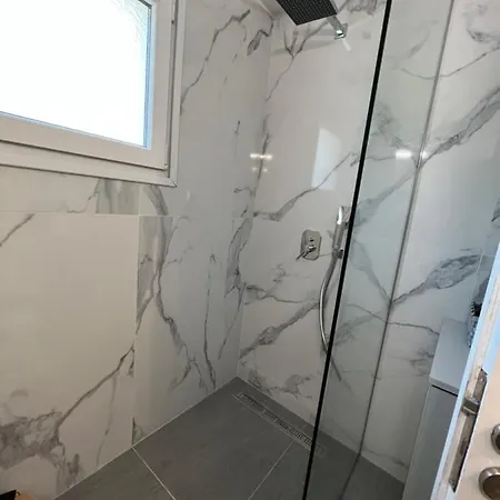 Apartment Karma - Modern *