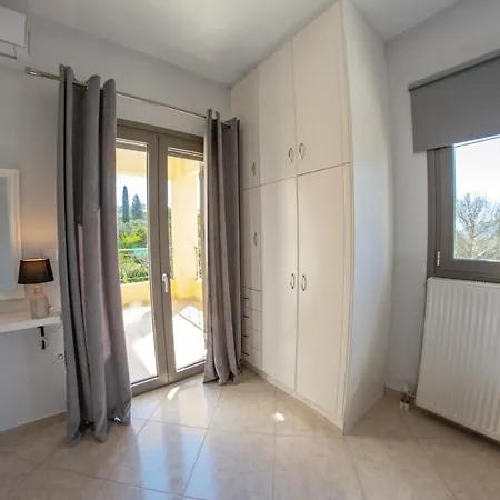 Giannakis Villa *