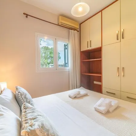 Holiday home Irini's *