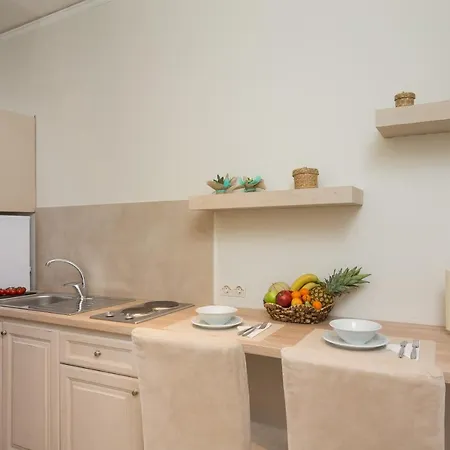 Niki Sunrise Apartment *