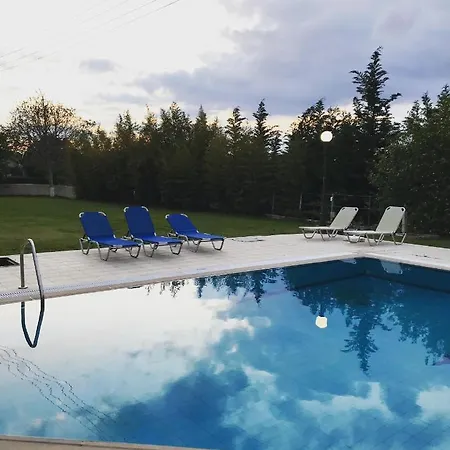 Banos And Swimming Pool Apartment Roda (Corfu)