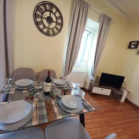 Tenedos Old Town Apartment