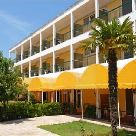 Hotel Feakion 2*
