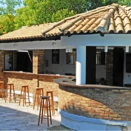 Feakion Hotel 2*
