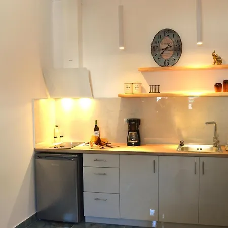 Golden Mile Studio-apartment * Ipsos