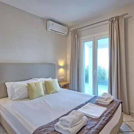 Villa Beachfront Seasun By Posarellivillas *