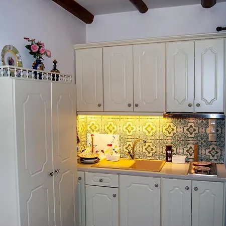 Apartment Yangos Traditional