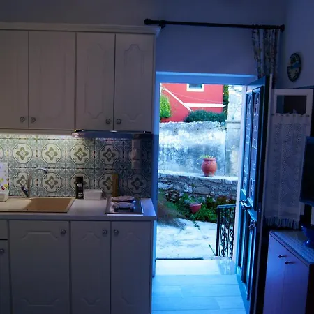 Yangos Traditional Apartment