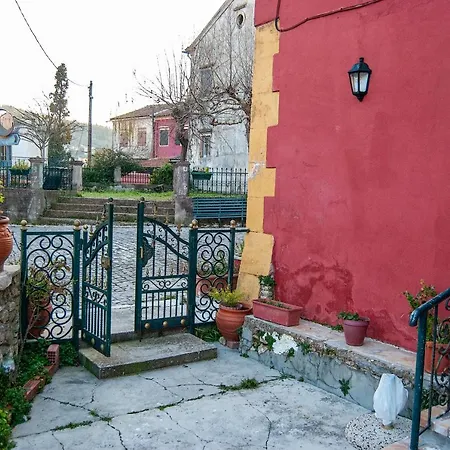 Yangos Traditional Apartment