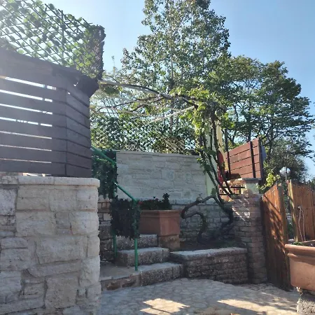 Stonemakers Hide Holiday home *