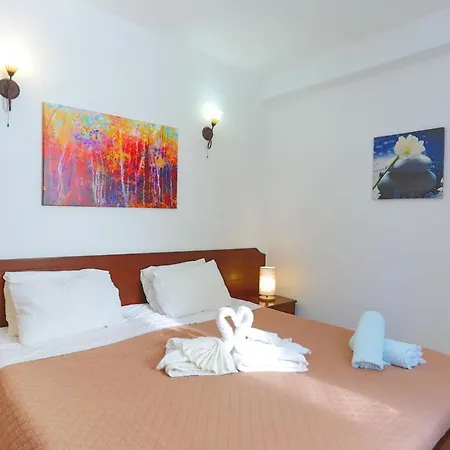 Kaminaki Beachfront Apartment