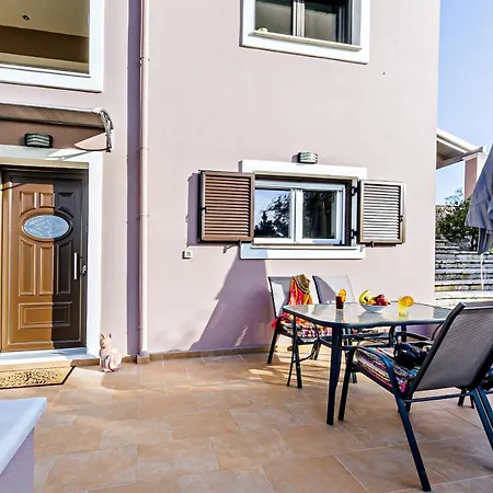 Lydia House, Corfu Poulades