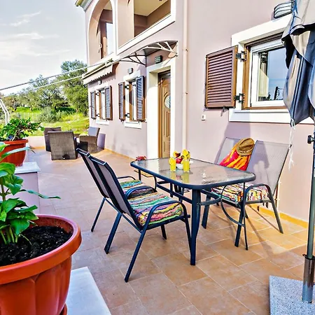 Lydia House, Corfu Apartment Poulades