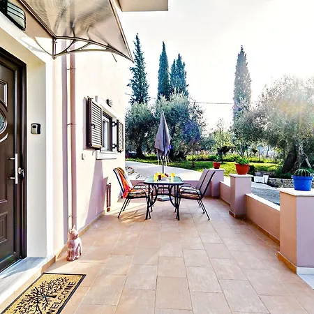 Lydia House, Corfu Apartment Poulades