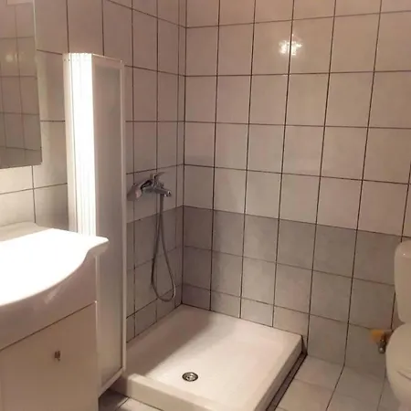 Nafsika Apartment *
