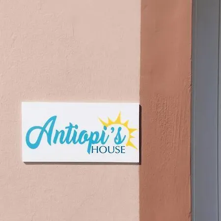 Antiopi's * Argyrades